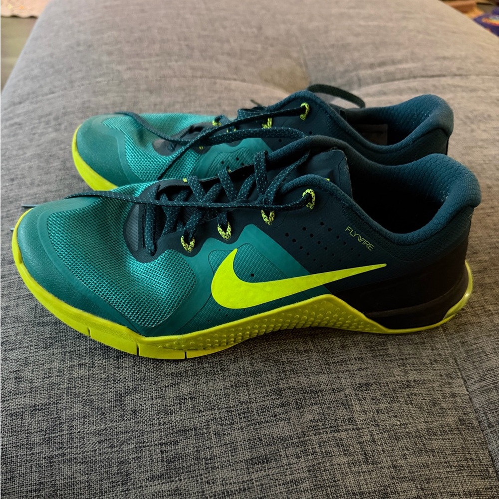 Nike Men's Teal and Yellow Metcon 2
